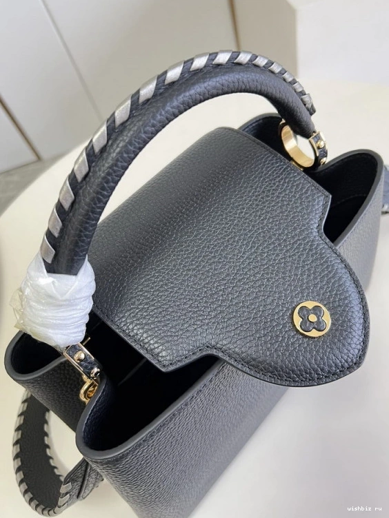 WIS MM LOUIS CAPUCINES VUITTON 0904
